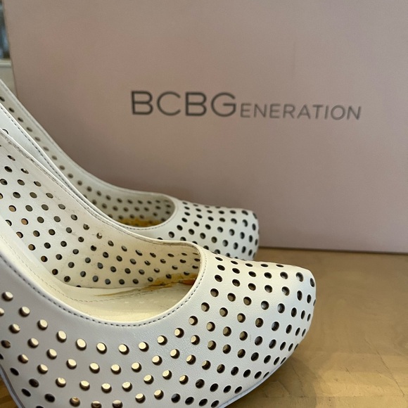 BCBG Heels - Picture 6 of 8